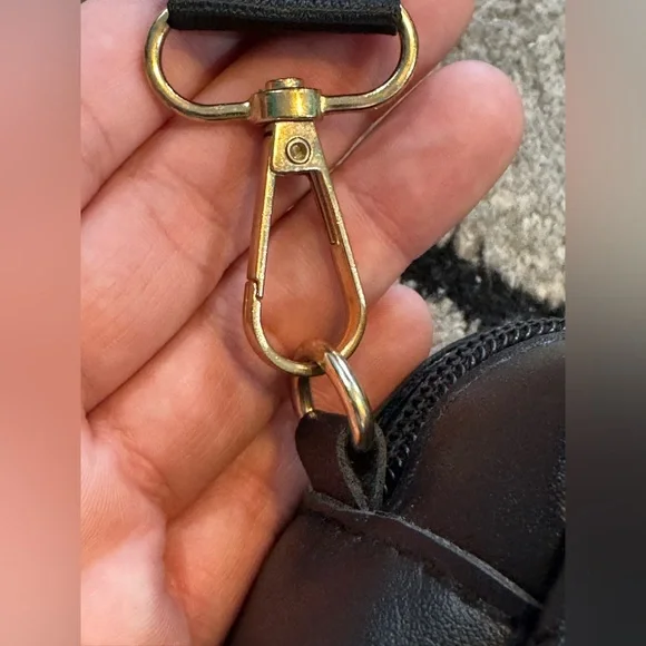 Black Diamond Faux Leather Quilted Shoulder Bag - Picture 6 of 9